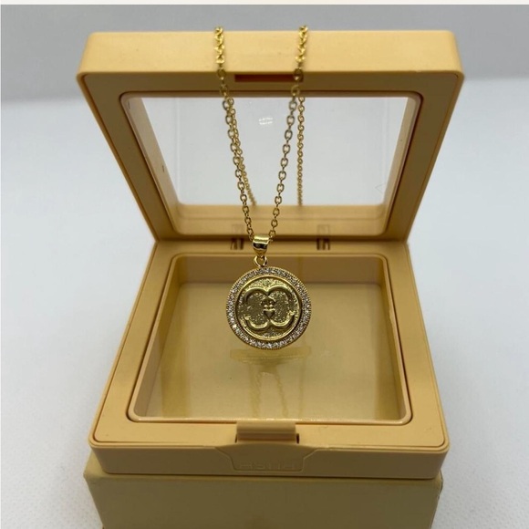 Fashion Jewelry Gold and Silver Pendant Necklace